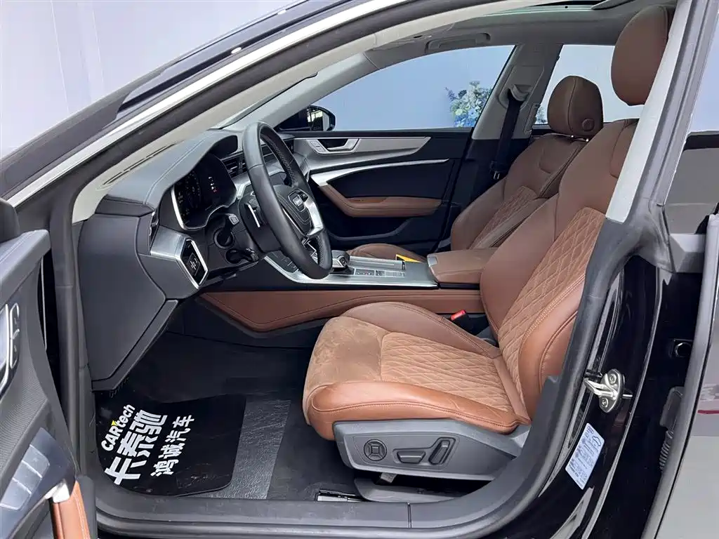 Audi A7L 2024 45 TFSI quattro Premium Luxury фото 18