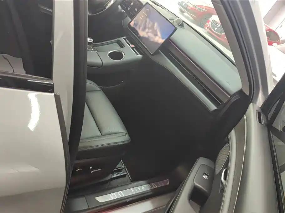 AITO Wenjie AITO M5 2022 Extended Range AWD Flagship фото 8