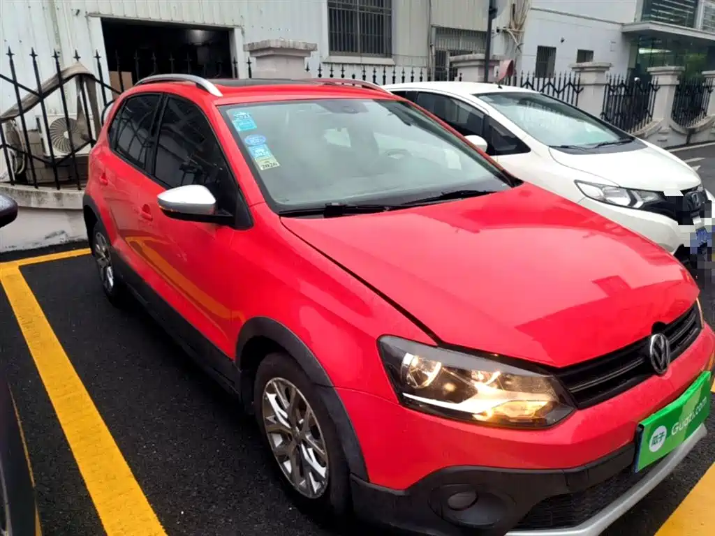 Volkswagen Polo 2014 1.6L Cross Polo Automatic фото 4