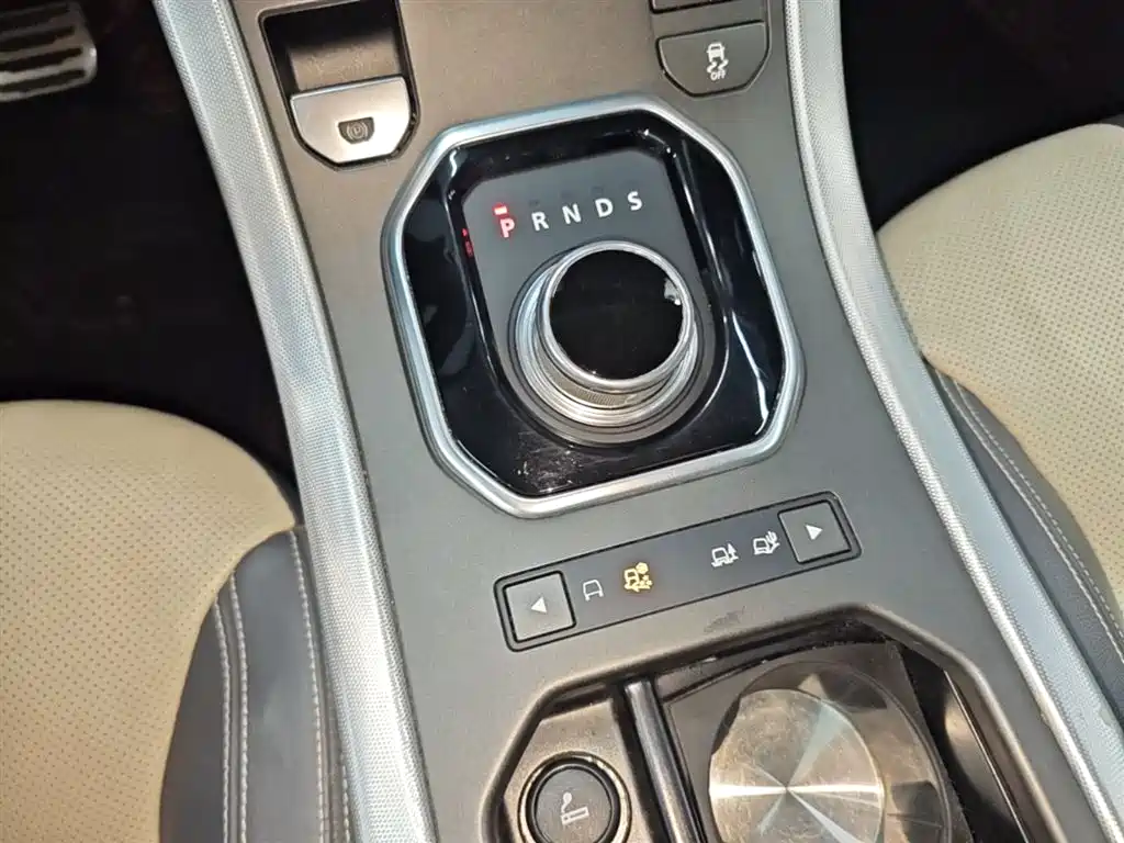 Land Rover Range Rover Evoque 2015 2.0T 5-Door Dynamic Edition фото 14