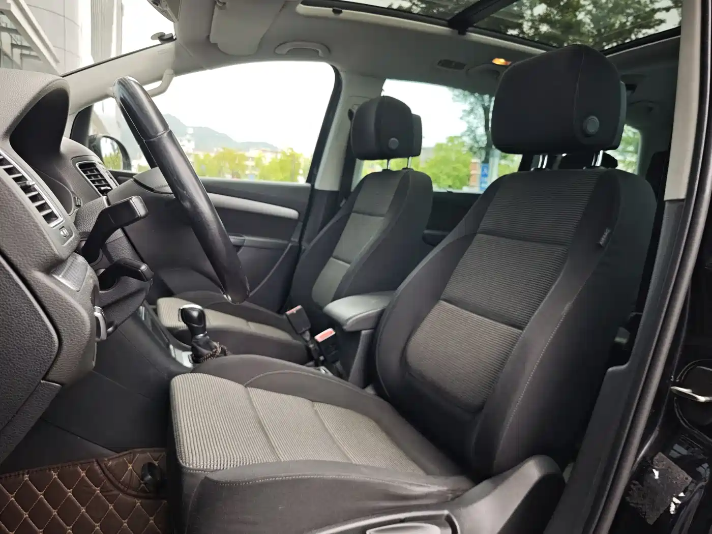Volkswagen Sharan 2015 1.8TSI Comfort фото 7