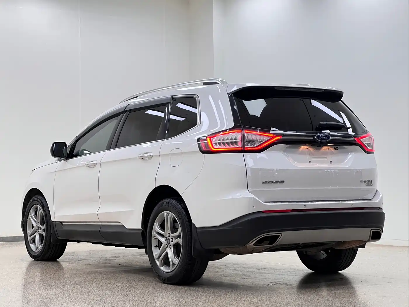 Ford Edge 2019 2018 EcoBoost 245 FWD Luxury 7-seater China V