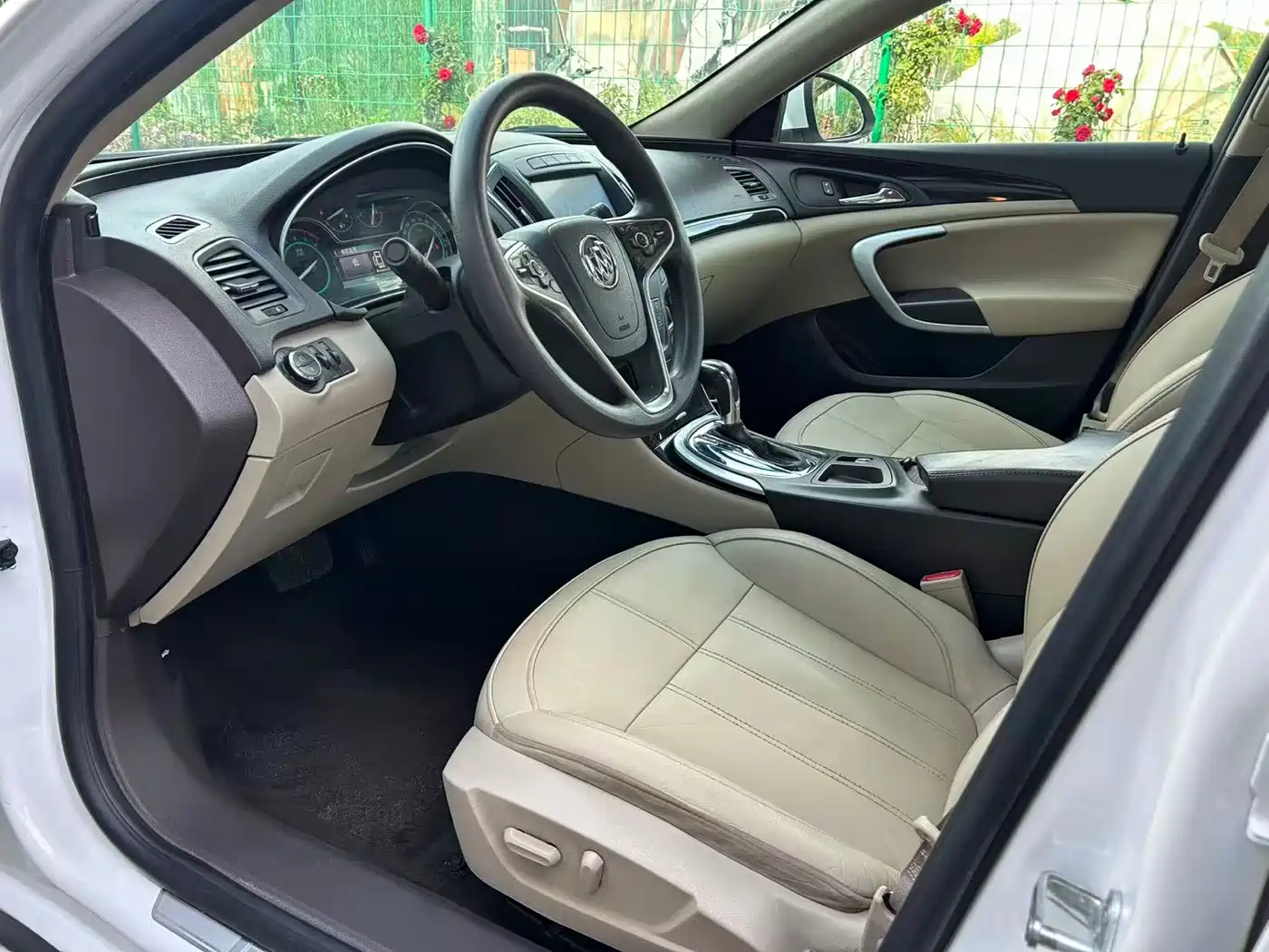 Buick Regal 2015 2.0L Elite Fashion Model фото 10