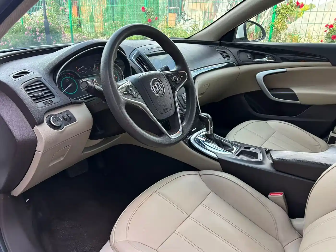 Buick Regal 2015 2.0L Elite Fashion Model фото 9