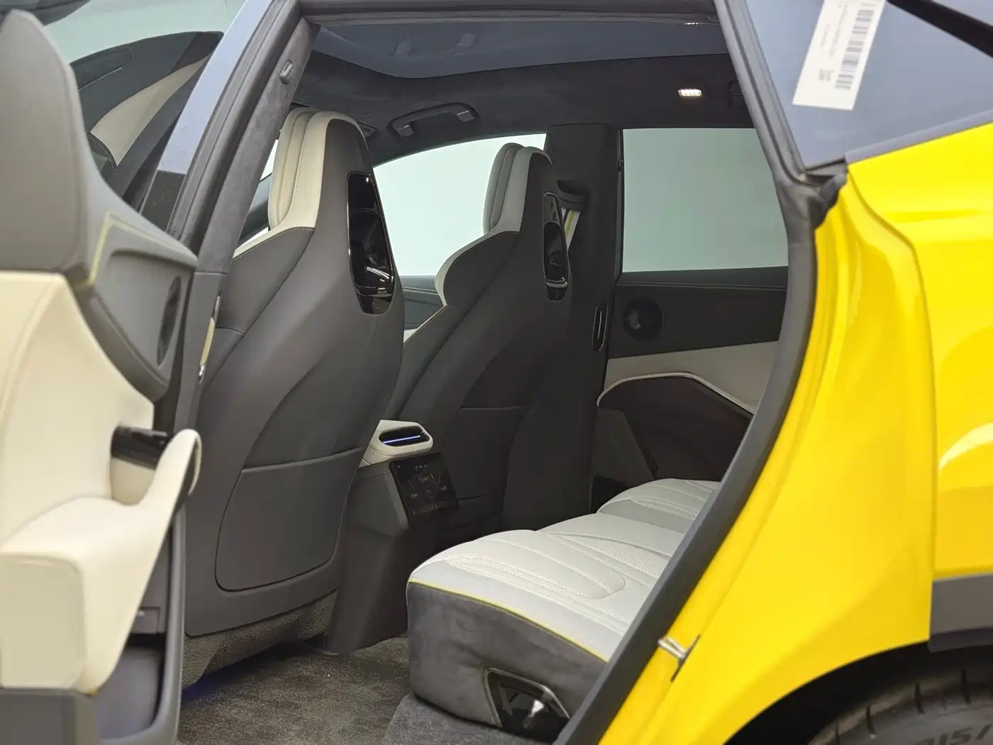 Lotus Cars ELETRE 2025 600 Luxury фото 10