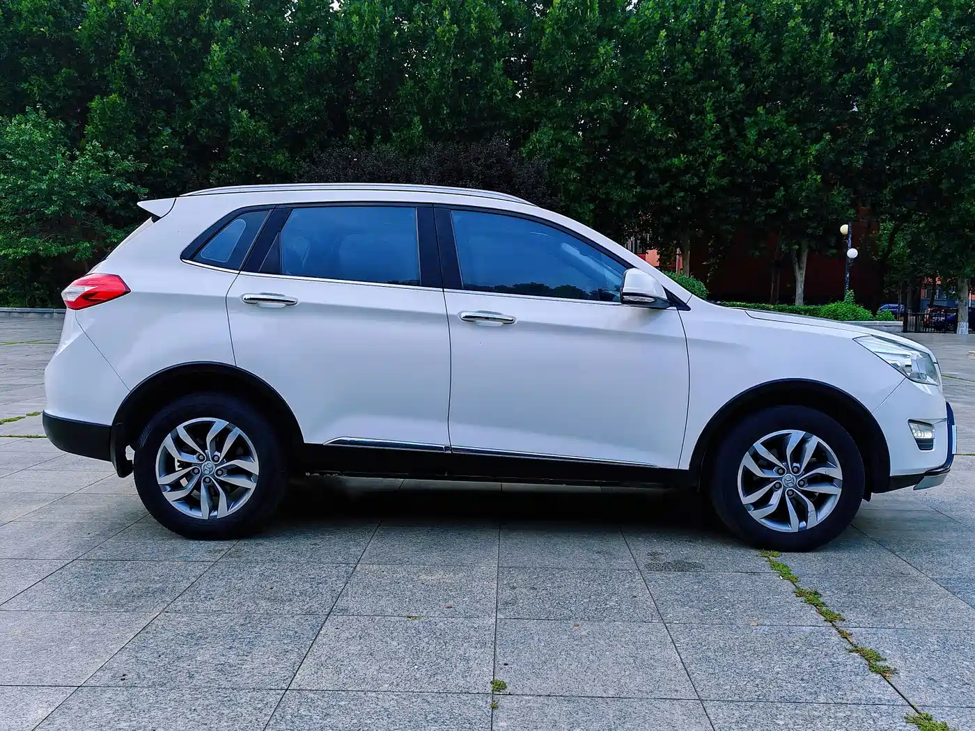 BAIC Senova X65 2015 2015 2.0T Manual Luxury