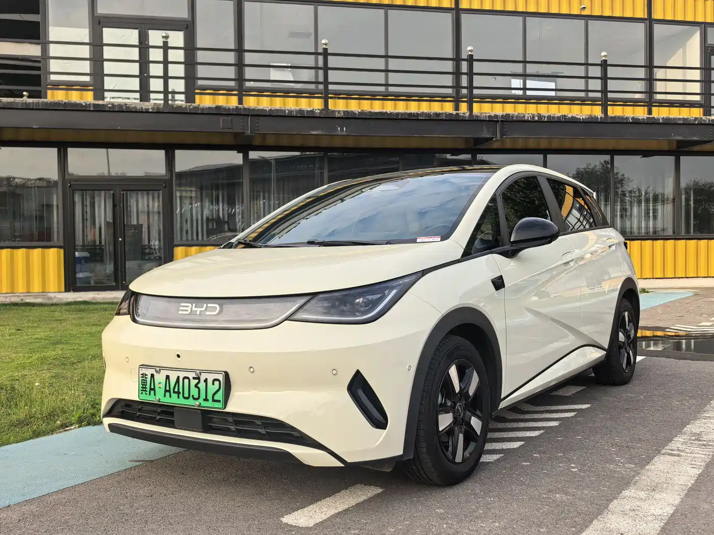 BYD Dolphin 2025 Smart Drive Edition 410km Fashion Version фото 2