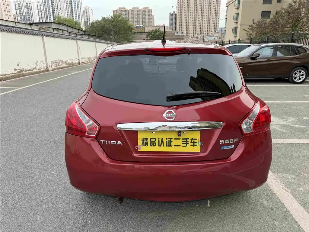 Фото 16 - Nissan Tiida