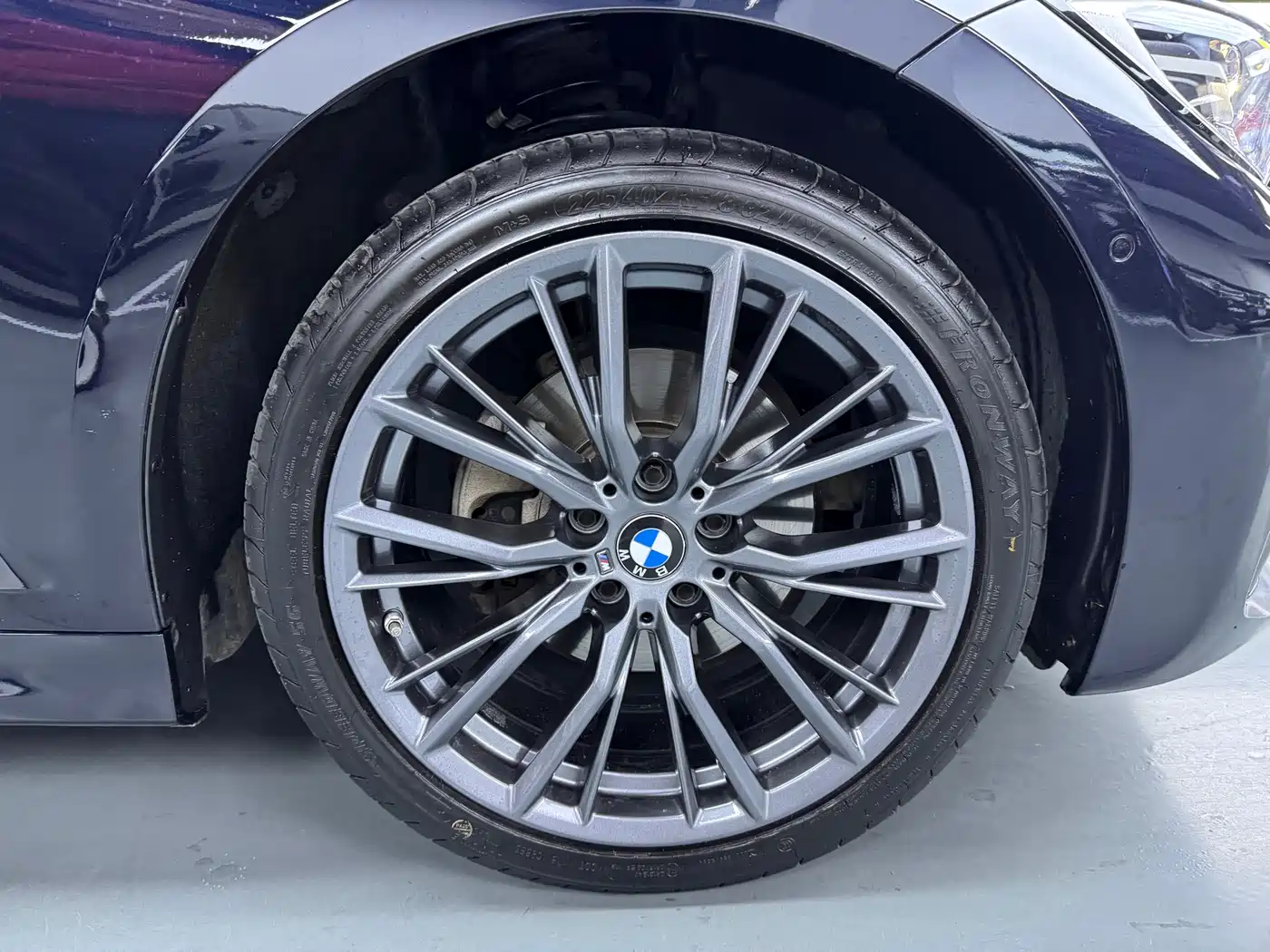 BMW 3 Series 2021 325Li M Sport Night Edition фото 19