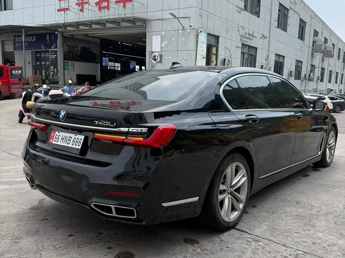 BMW 7 Series 2016 730Li Leading фото 7