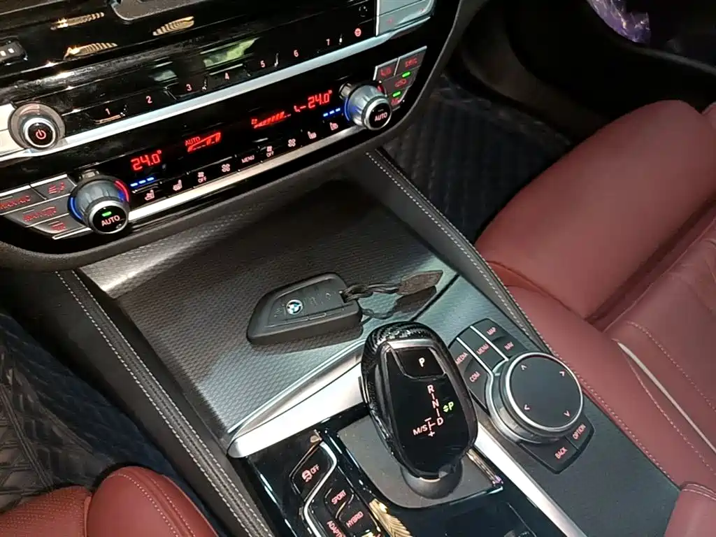 BMW 5 Series New Energy 2022 Facelift II 535Le Pioneer Edition M Sport Package фото 9