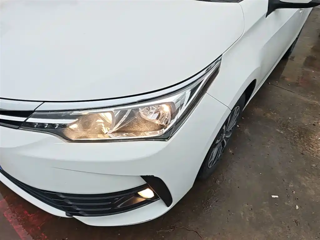 Toyota Corolla 2017 Facelift 1.2T S-CVT GL фото 24