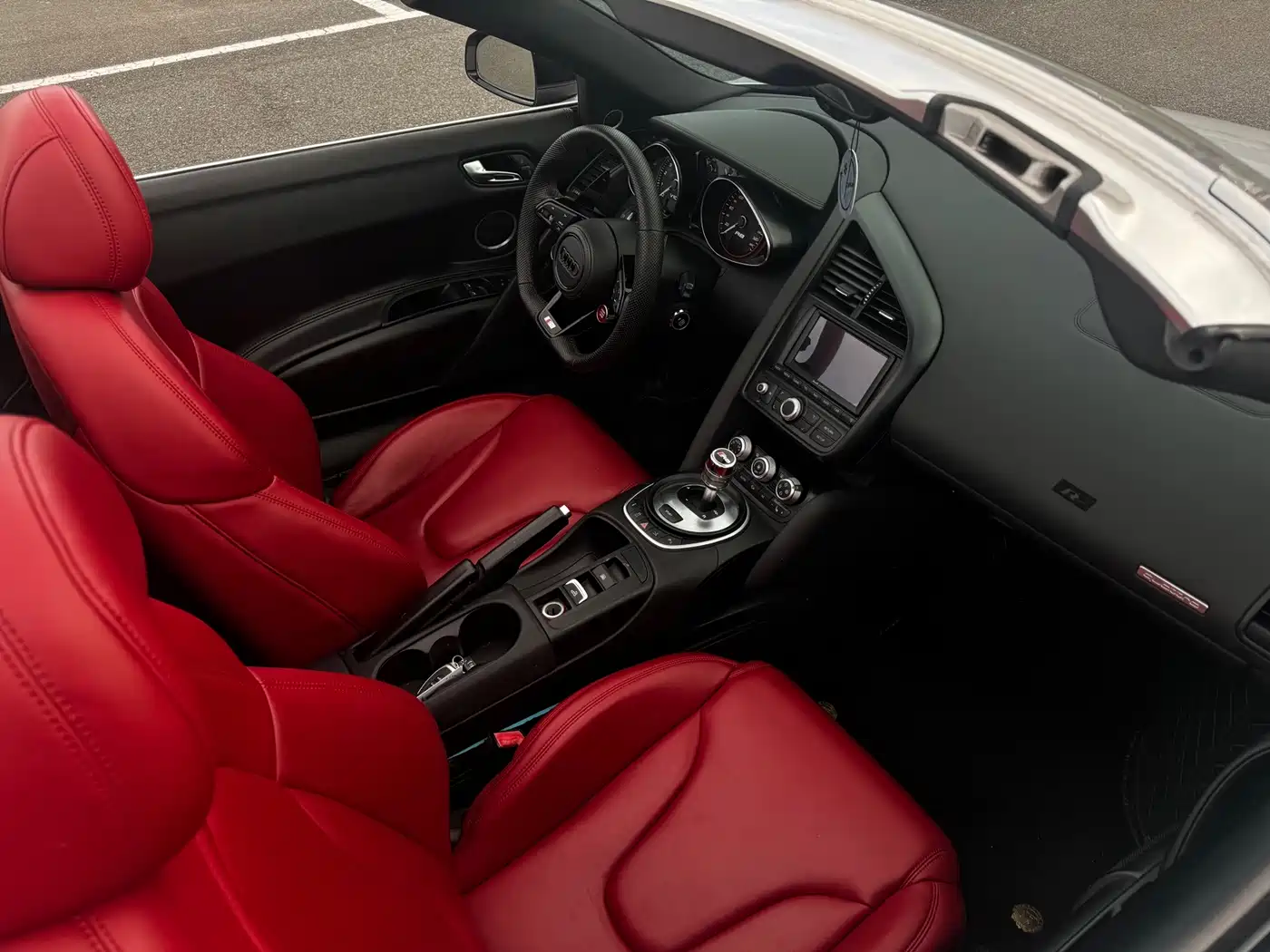 Photo 30 - Audi R8