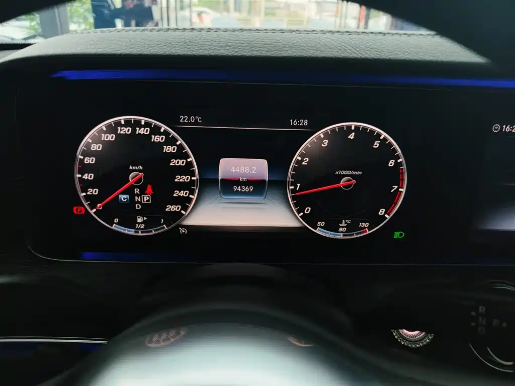Mercedes-Benz E-Class 2020 E 300 L Sport Luxury Model фото 8