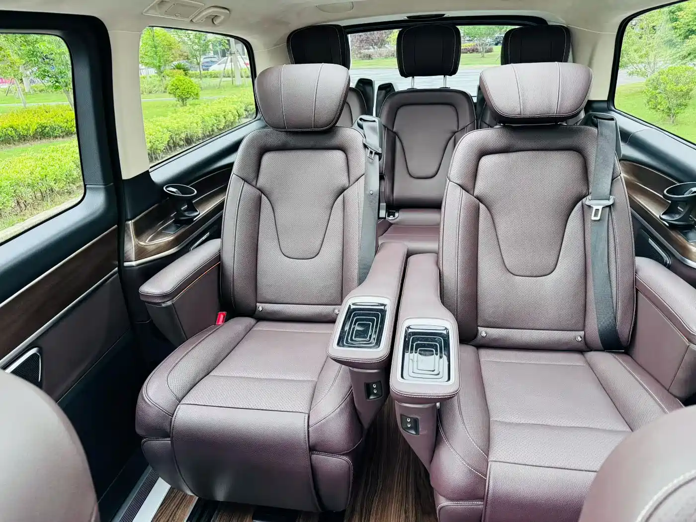 Mercedes-Benz V-Class 2021 V 260 L Long Wheelbase Luxury Edition фото 8