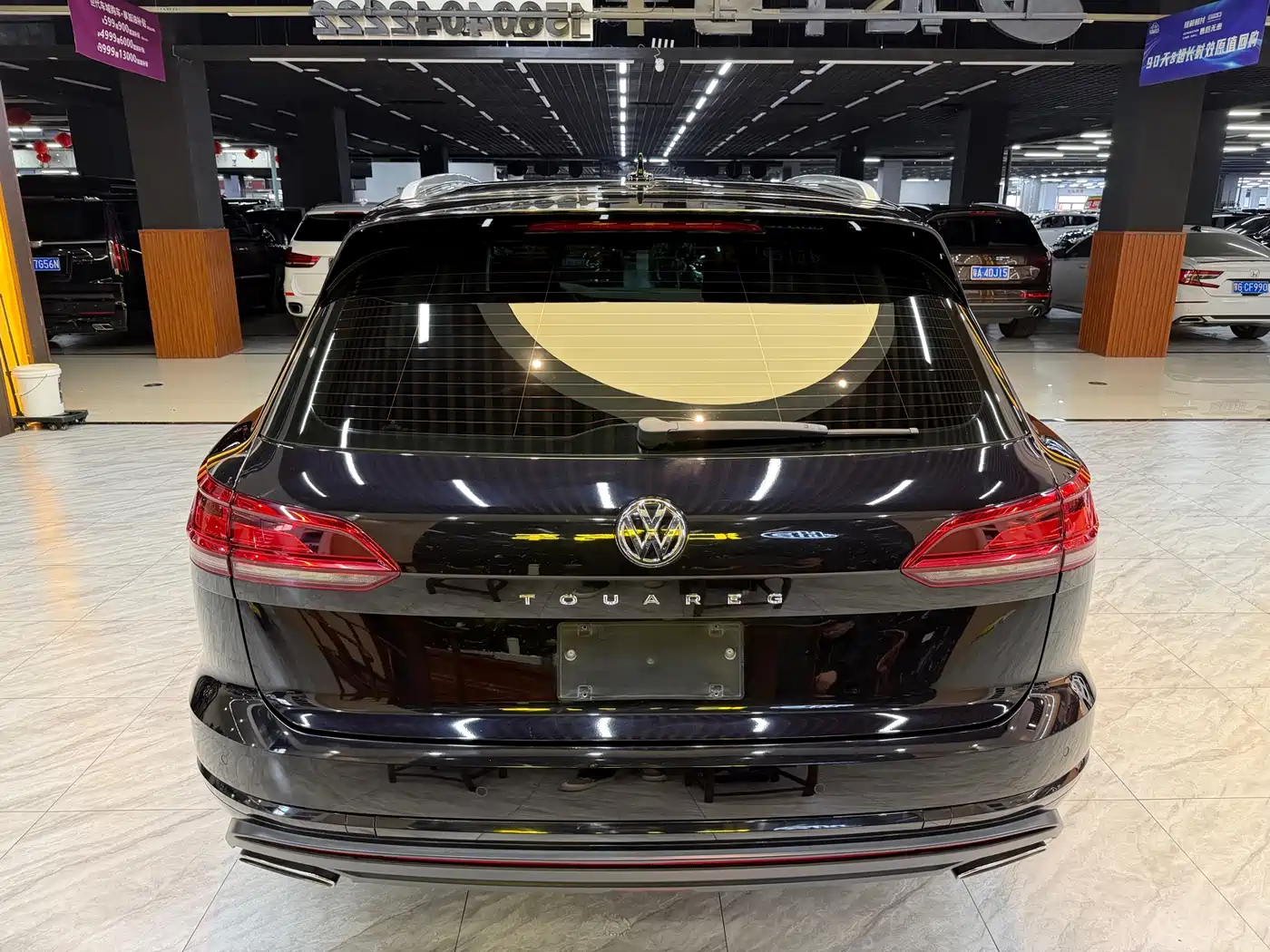 VOLKSWAGEN TOUAREG
