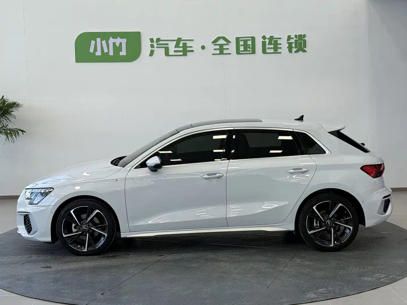 Audi A3 2023 Facelift Sportback 35 TFSI Fashion Sport фото 2