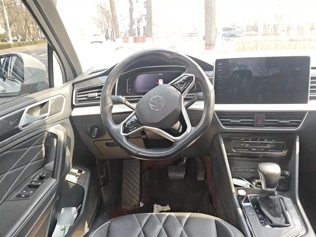 Volkswagen Tiguan L 2022 330TSI Automatic 2WD Smart Edition фото 3
