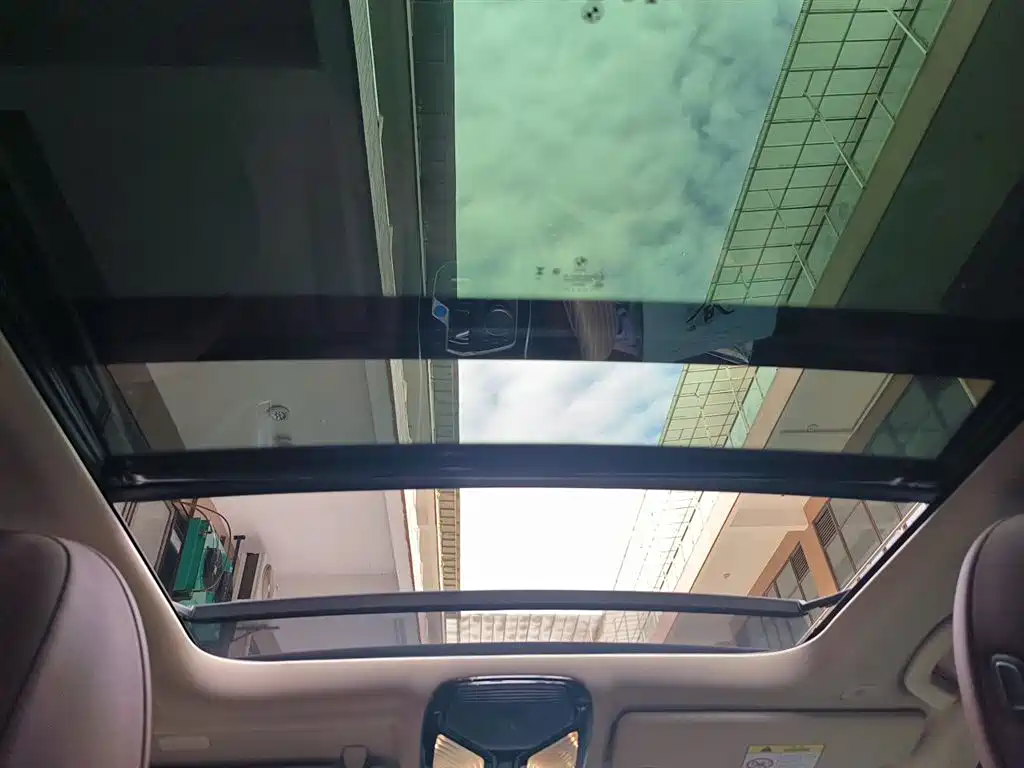 BMW i3 2024 eDrive 35 L фото 9