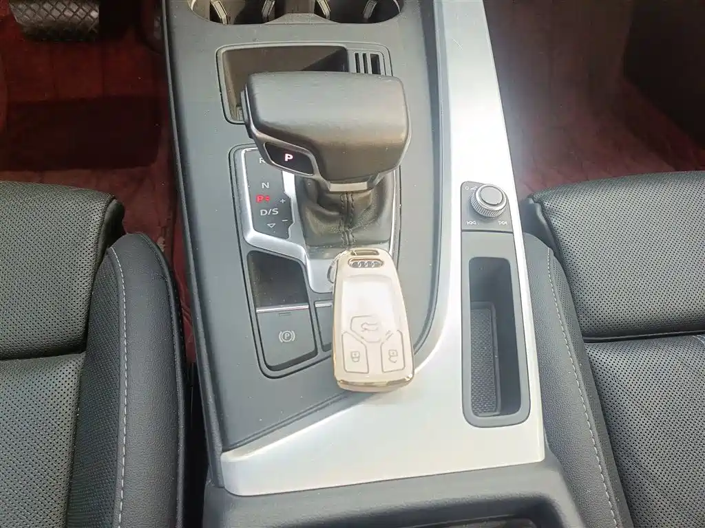 Audi A4L 2020 40 TFSI quattro Luxury Dynamic фото 14