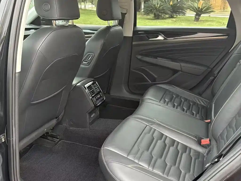 Volkswagen Passat 2019 330TSI Elite Version China VI фото 17