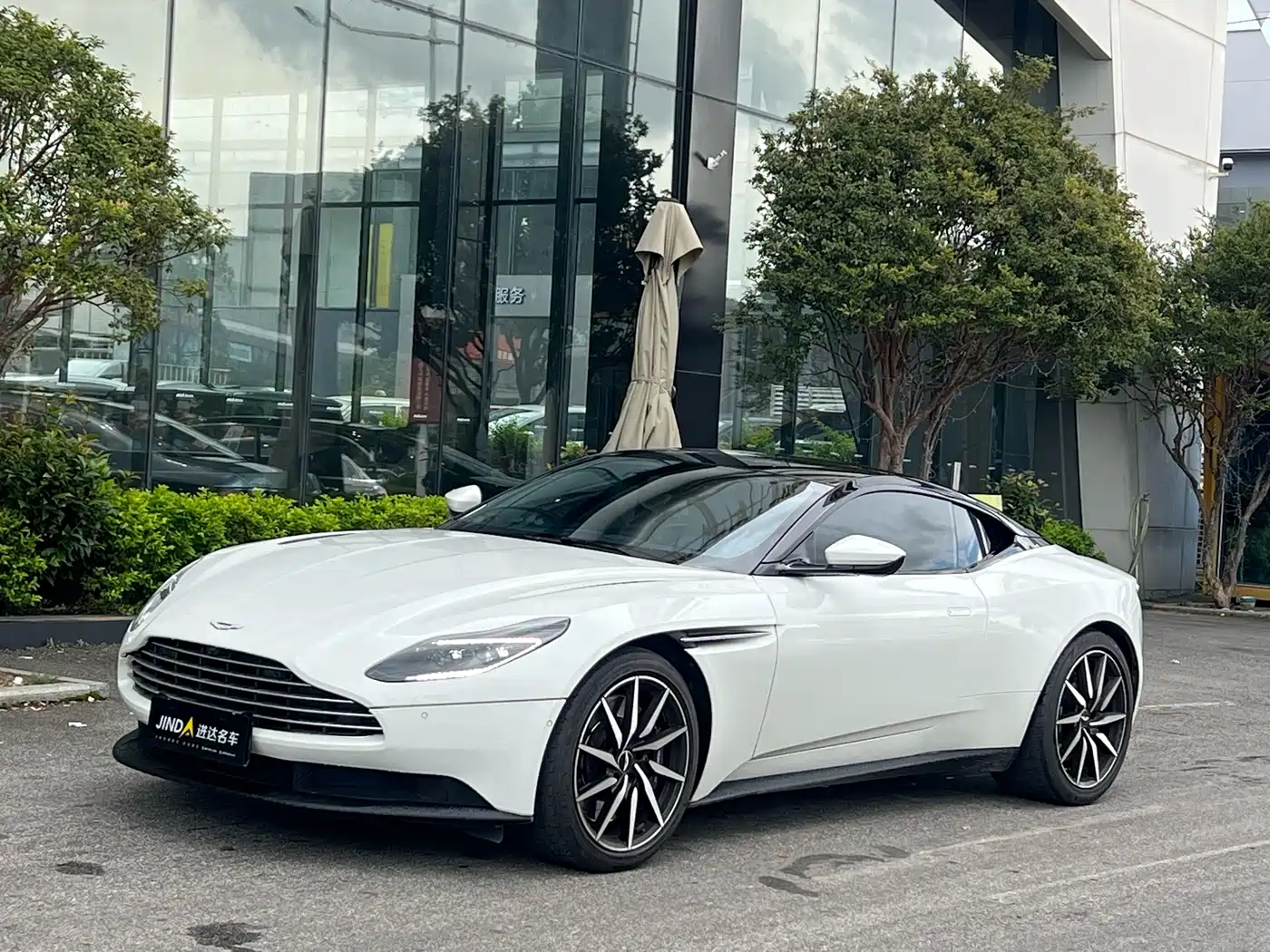 Aston Martin DB11 2020 4.0T V8 Coupe