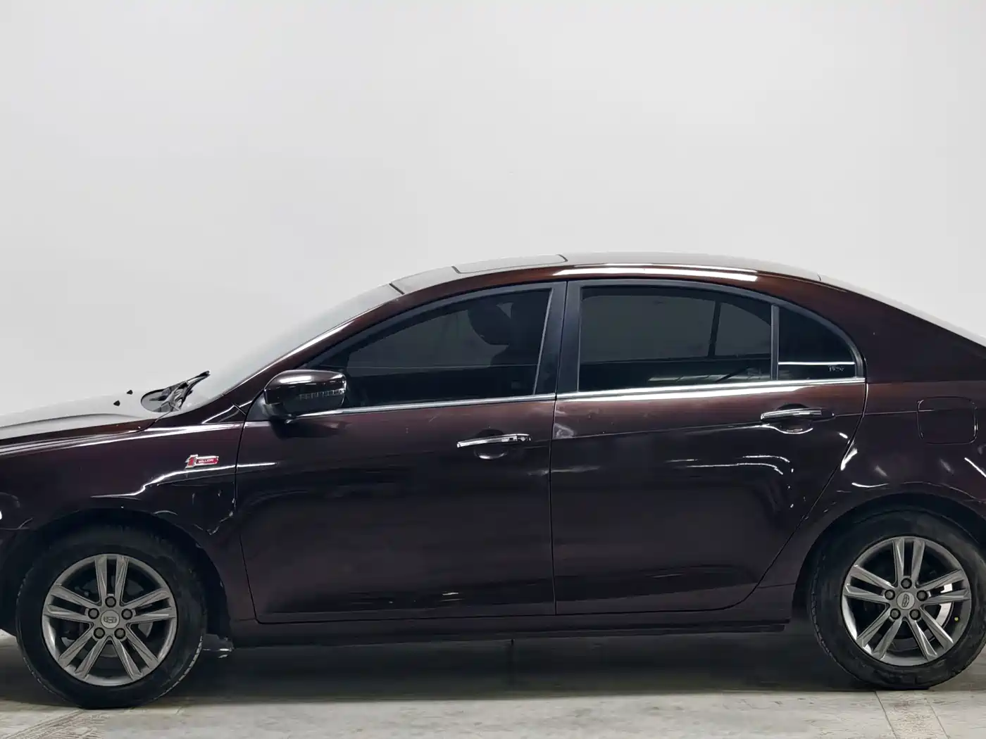 Фото 7 - Geely Emgrand