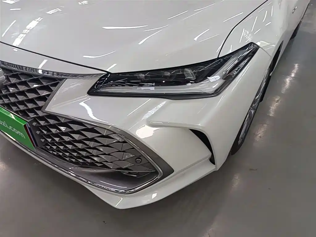Toyota Avalon 2024 Model Hybrid 2.5L XLE Prestige Edition фото 24
