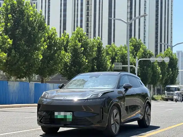  Lynk & Co Lynk & Co 08 EM-P 2024 120km Long Range Plus