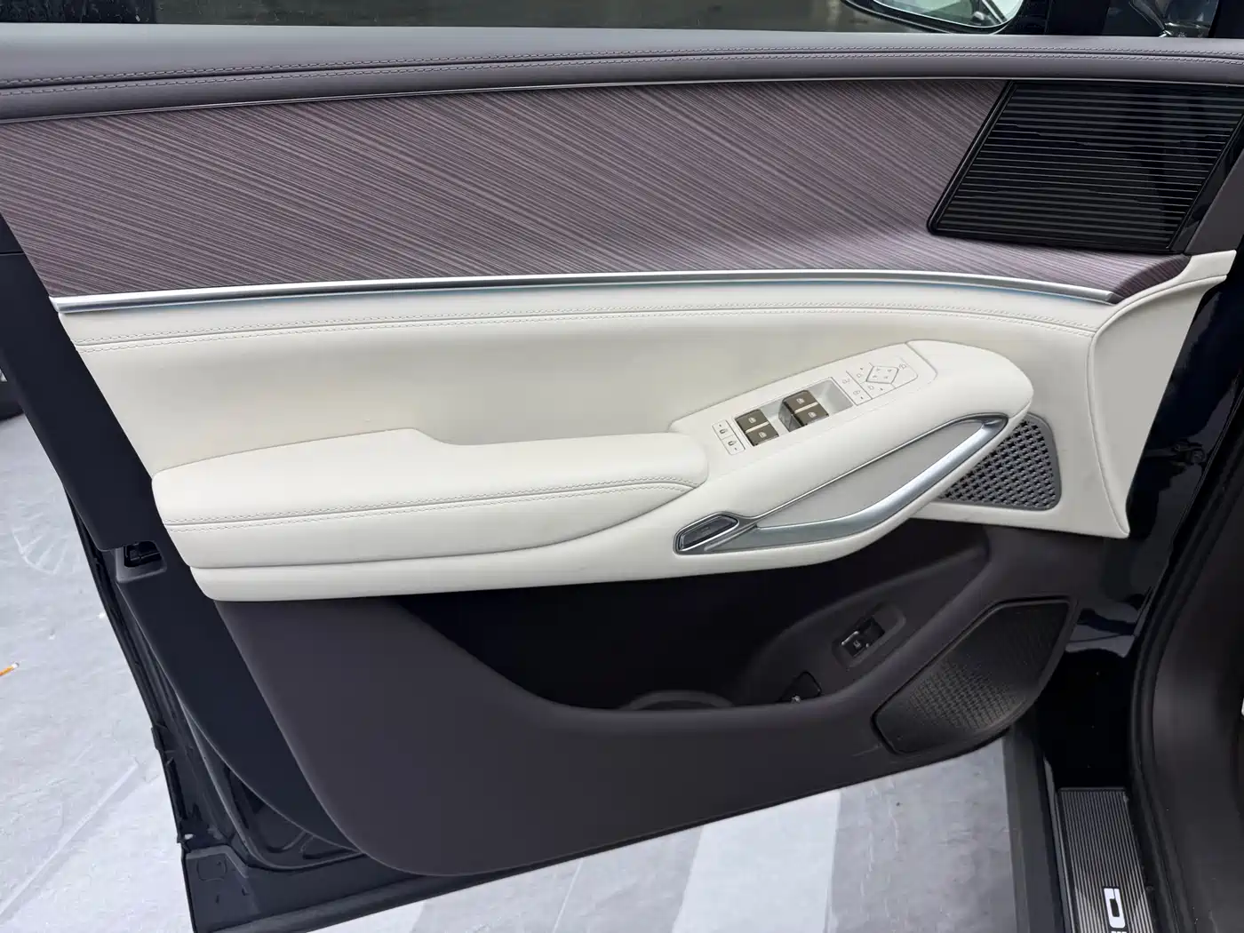 Denza N9 2025 2025 Model Prestige Edition