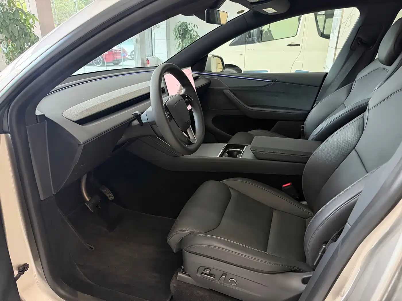 Tesla Model Y L 2025 Facelift Long Range AWD фото 5