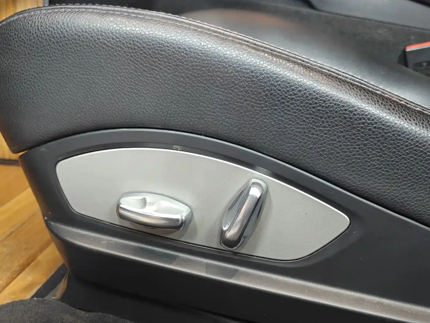 Porsche Panamera 2010 Panamera 4 3.6L фото 27