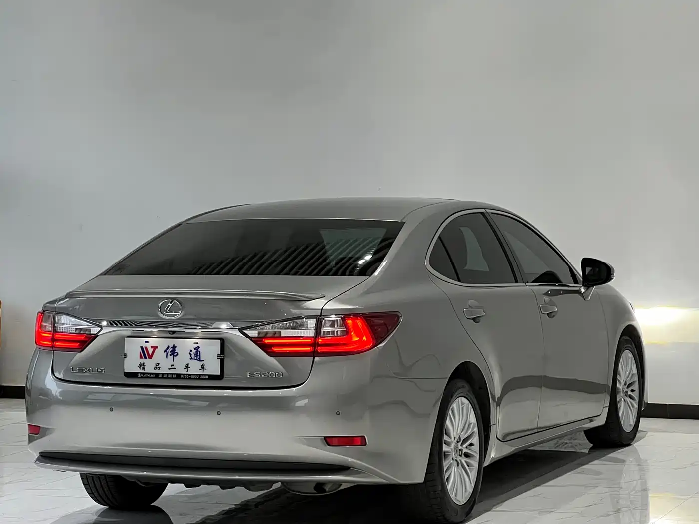 Lexus ES 2015 200 Elite Edition фото 29