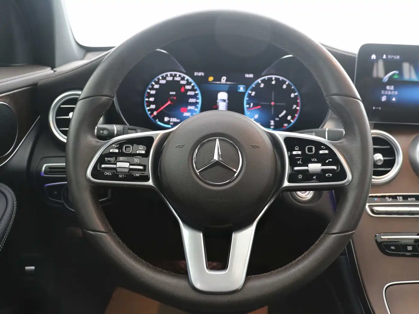 Mercedes-Benz GLC 2020 Facelift GLC 300 L 4MATIC Dynamic фото 7