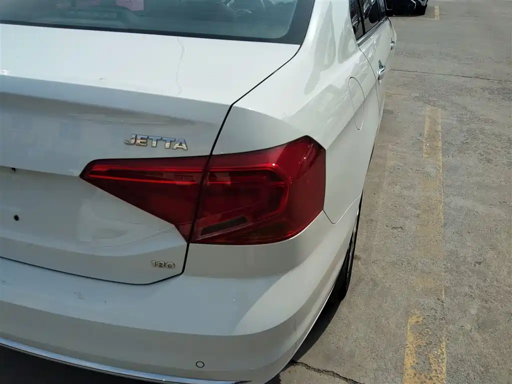 Volkswagen Jetta 2017 1.5L Automatic Comfort фото 24