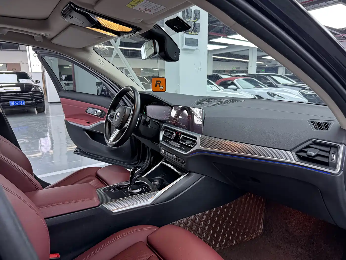 BMW 3 Series 2021 325Li M Sport Night Edition фото 18