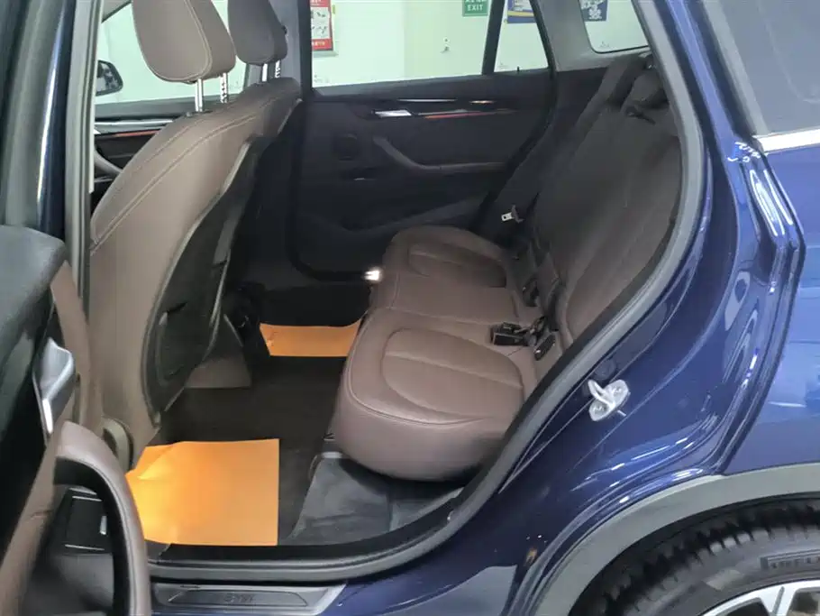 BMW X1 2020 sDrive25Li Leading Model фото 11
