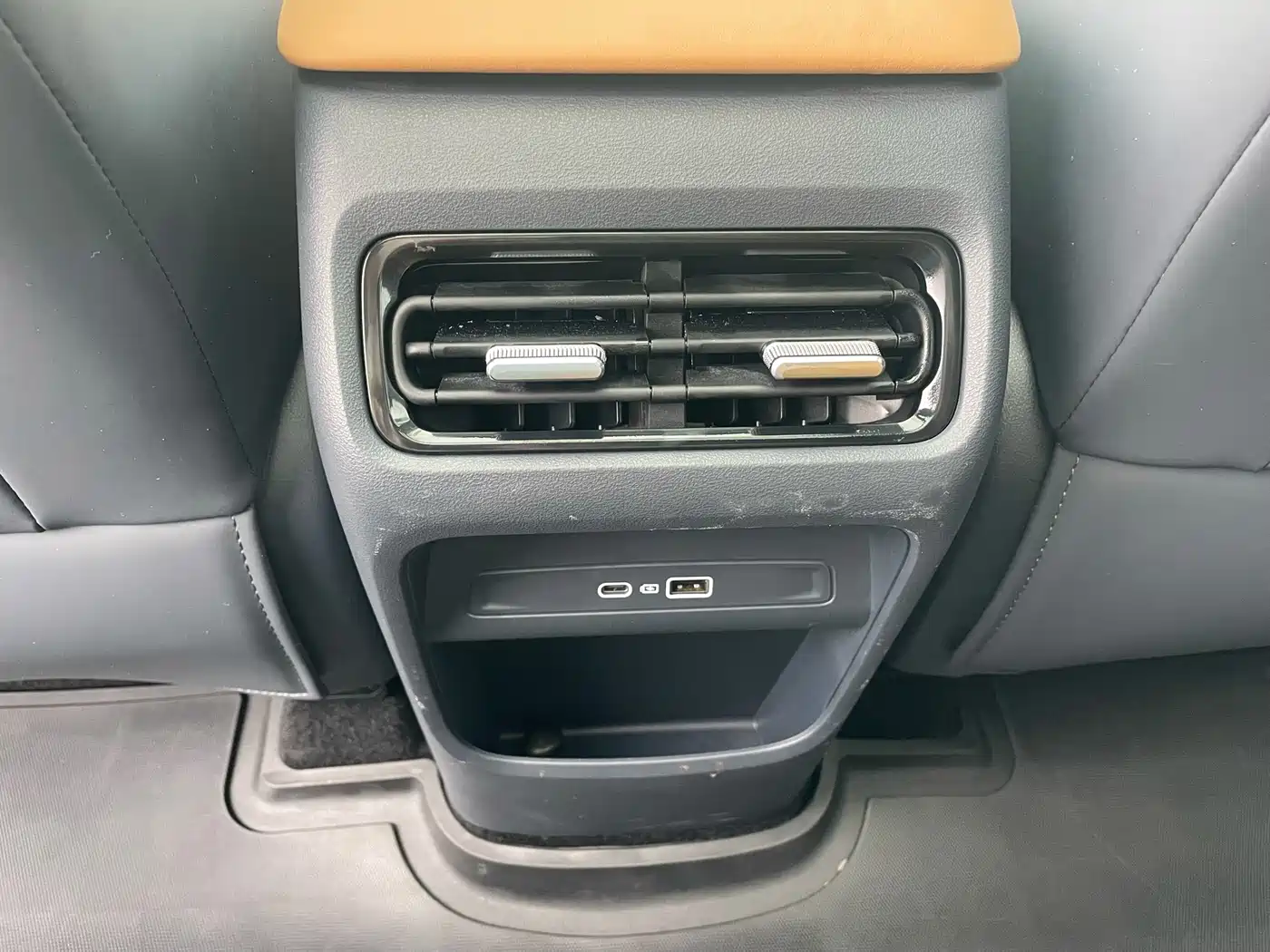 Geely Galaxy Galaxy Starship 7 EM-i 2025 120km Navigation Edition фото 23
