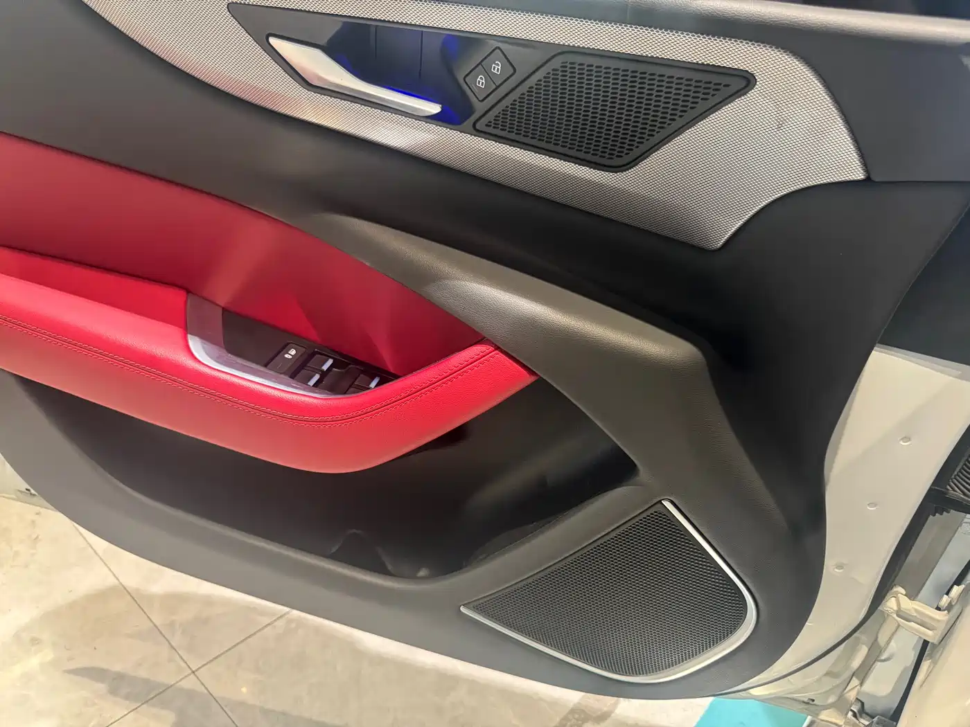 JAGUAR XEL