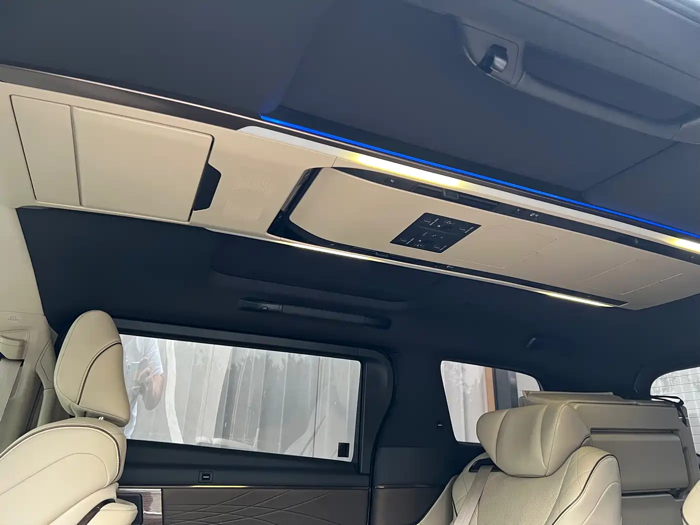 Toyota Vellfire 2023 2024 Crown Hybrid 2.5L Premium Edition