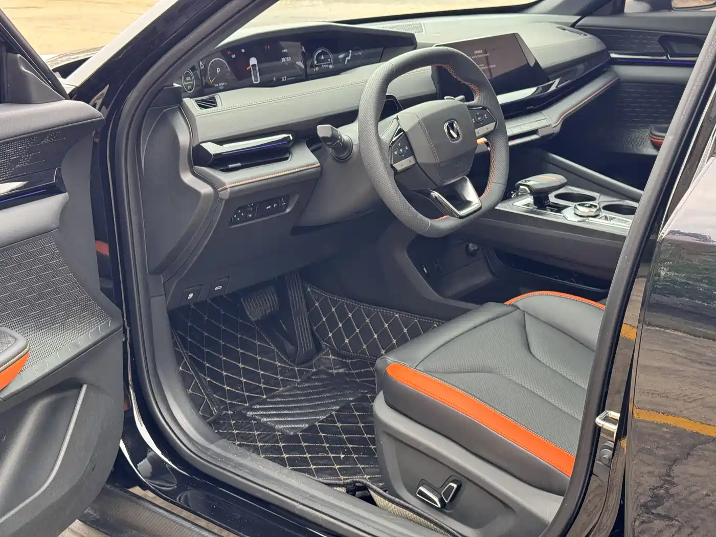 CHANGAN UNI-V