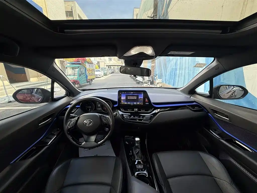 Toyota IZOA 2018 2.0L Yixuan Sunroof Edition China V фото 6