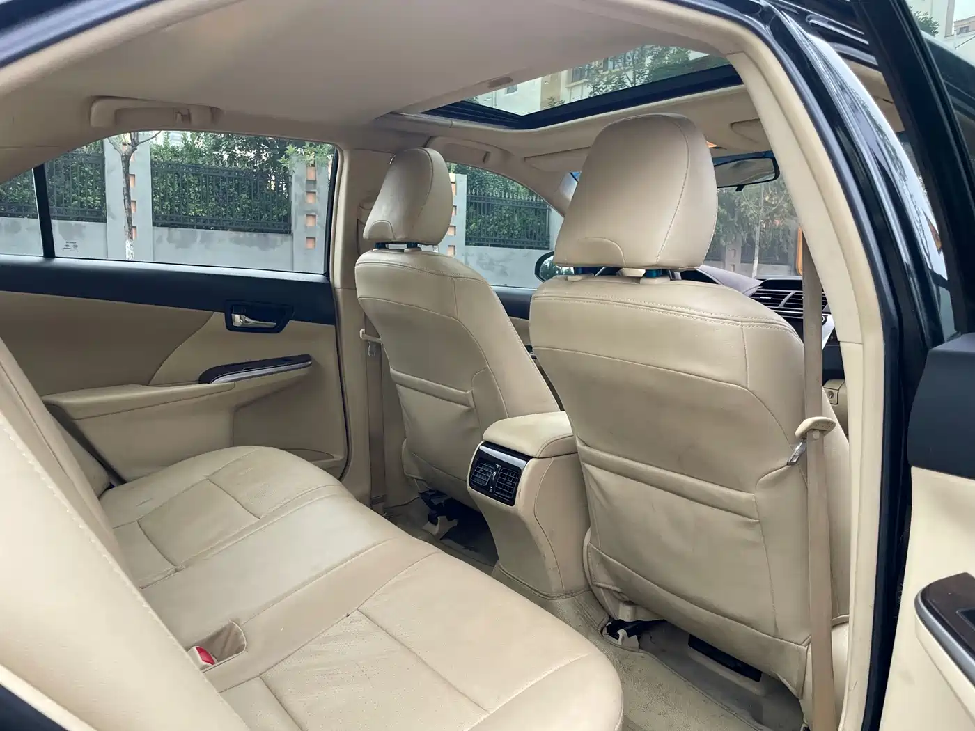Photo 11 - Toyota Camry