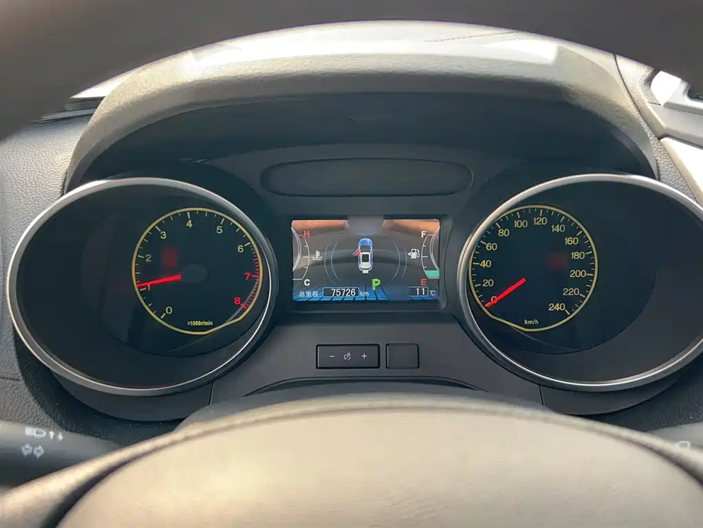 BYD Yuan 2017 1.5L Auto Cool Connect фото 4