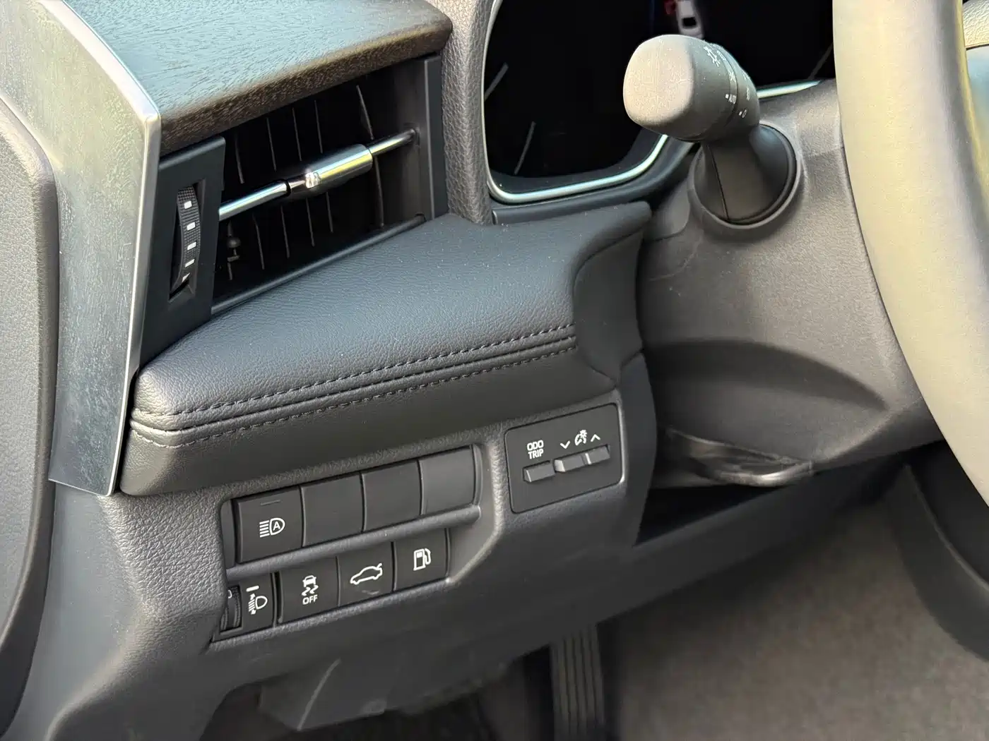 Toyota Avalon 2023 2.0L Luxury Edition фото 7