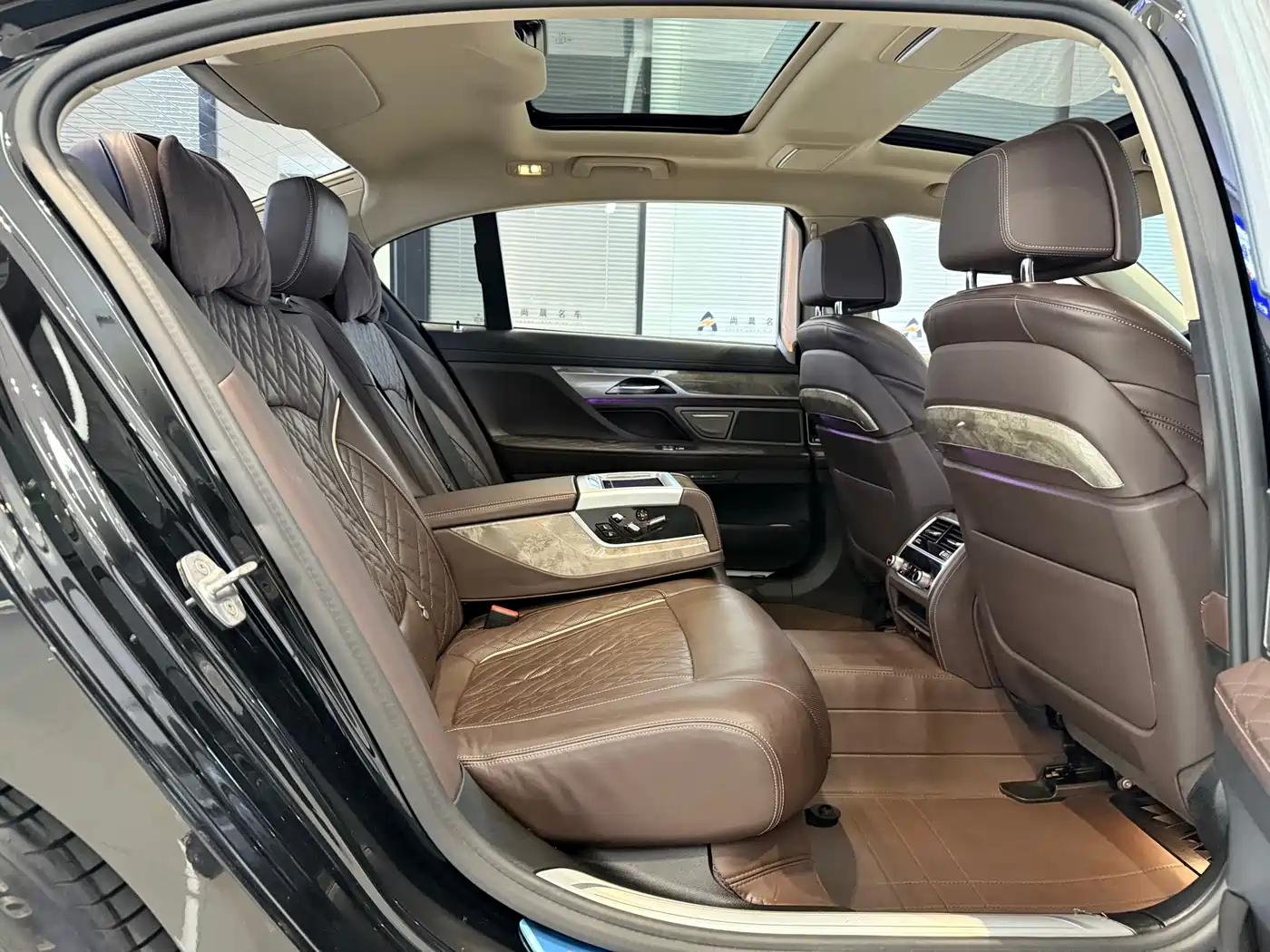 BMW 7 Series 2021 Model 740Li Leading Luxury Package фото 10