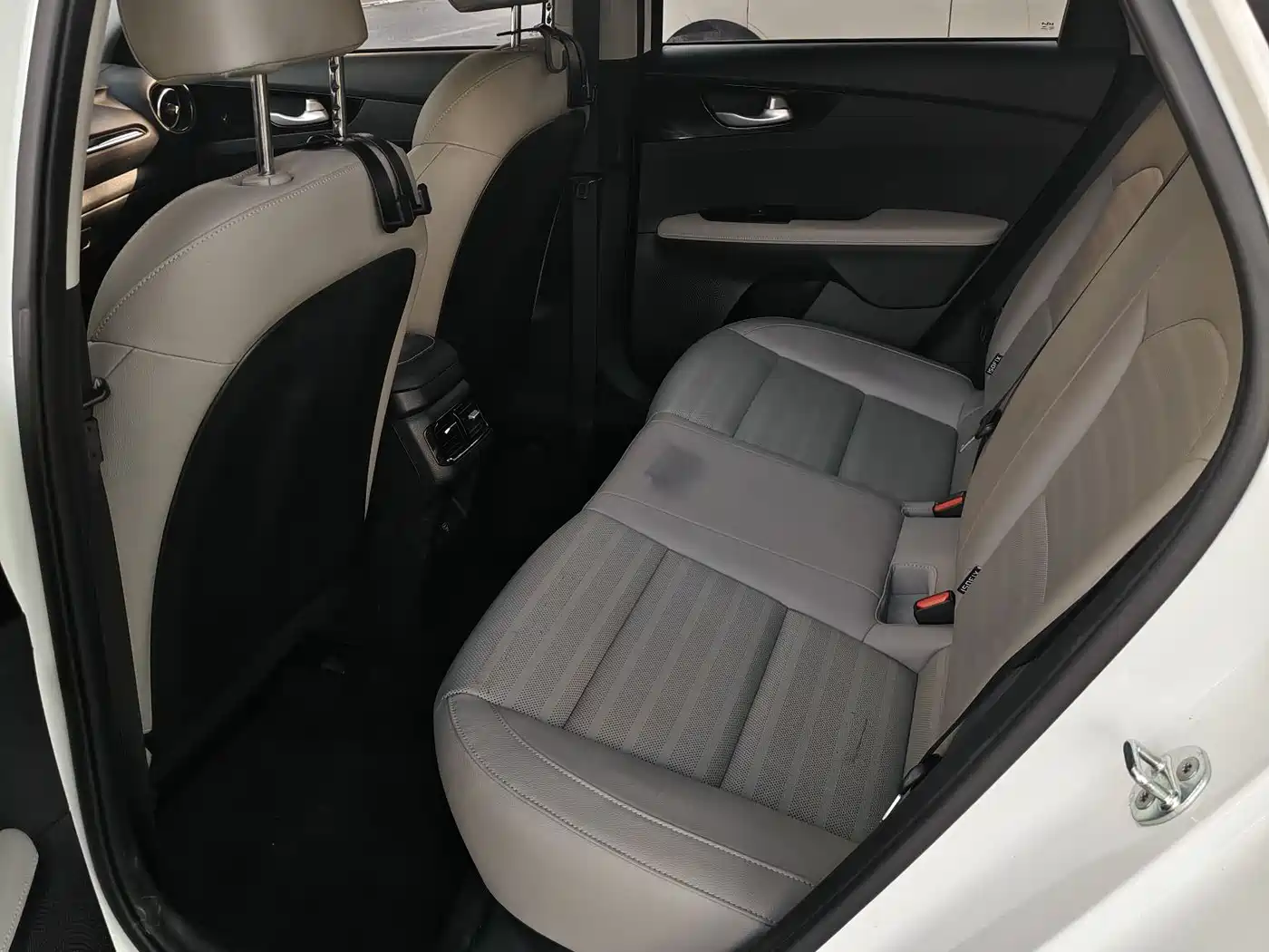 Kia K3 2023 Model 1.5L CVT Luxury Edition фото 11