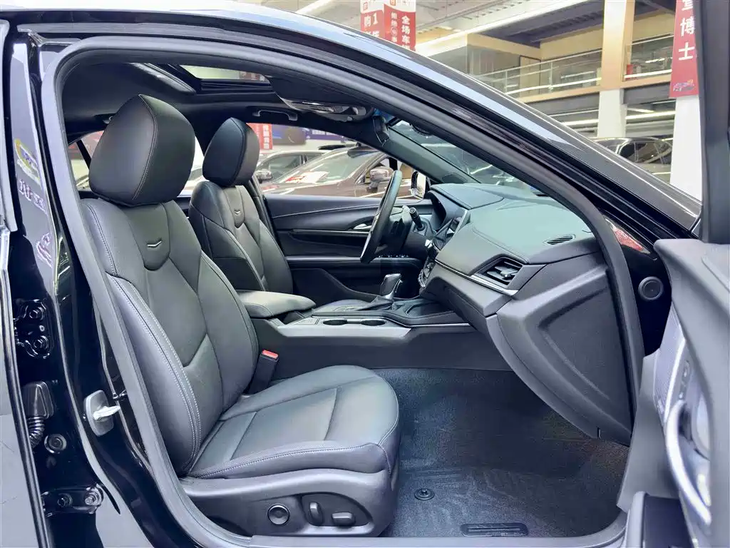 CADILLAC CT4