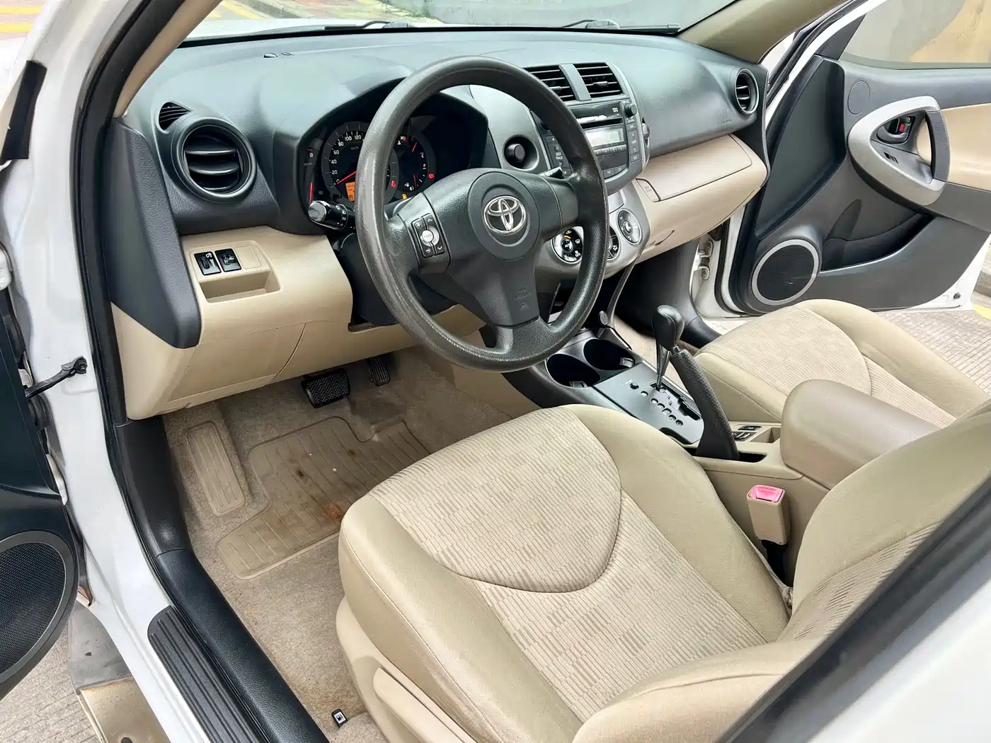 Toyota RAV4 Rongfang 2012 Styling Edition 2.0L Automatic 4WD фото 7