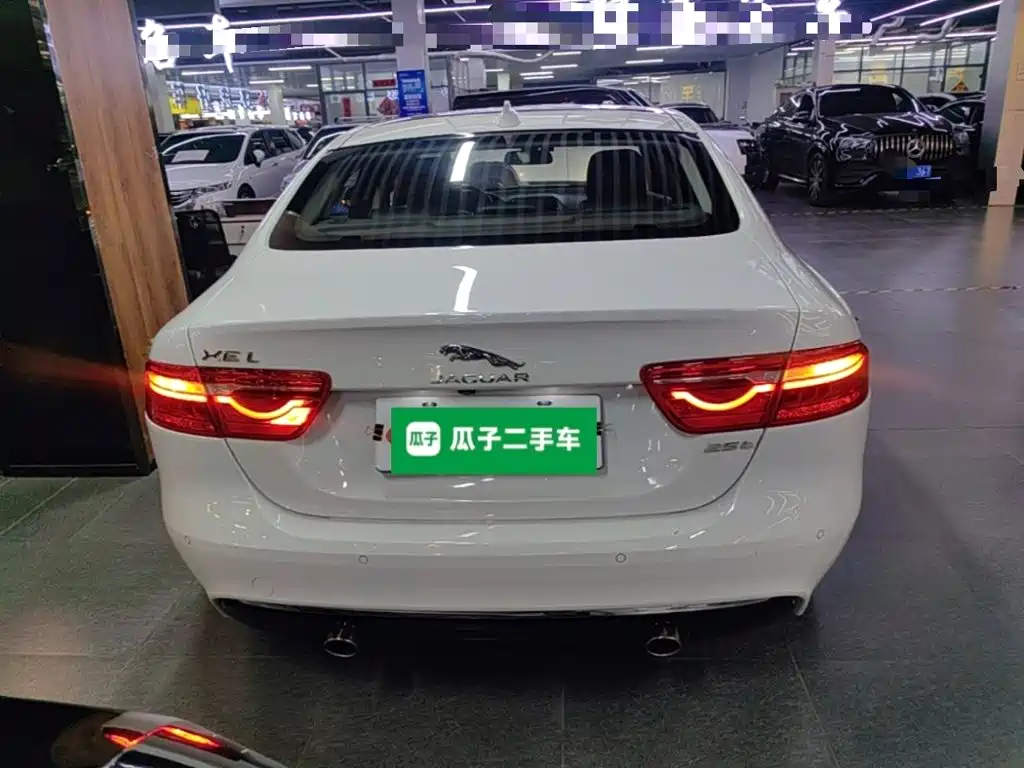 Photo 6 - Jaguar XEL